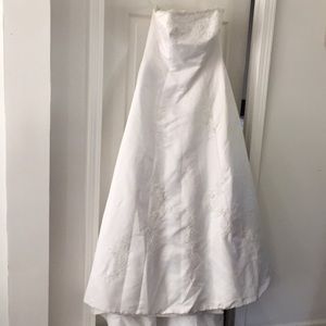 David’s bridal wedding gown